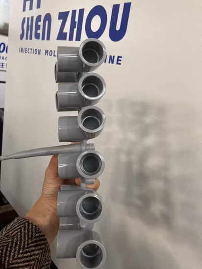 Prezzo del produttore della macchina per lo stampaggio a iniezione di raccordi per tubi in PVC